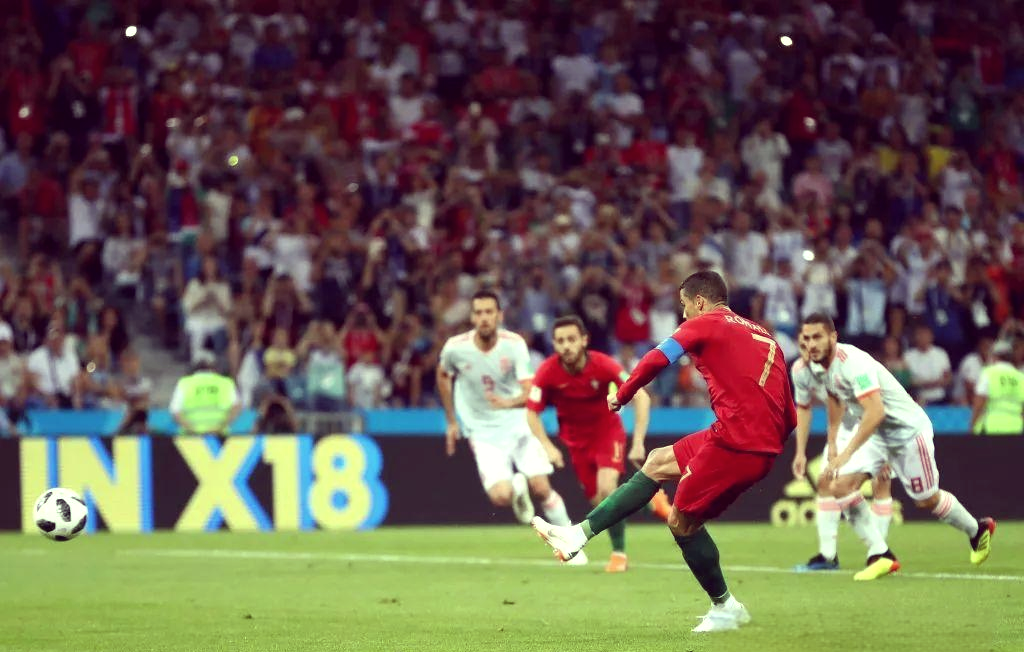 西班牙与葡萄牙队在比赛中战平