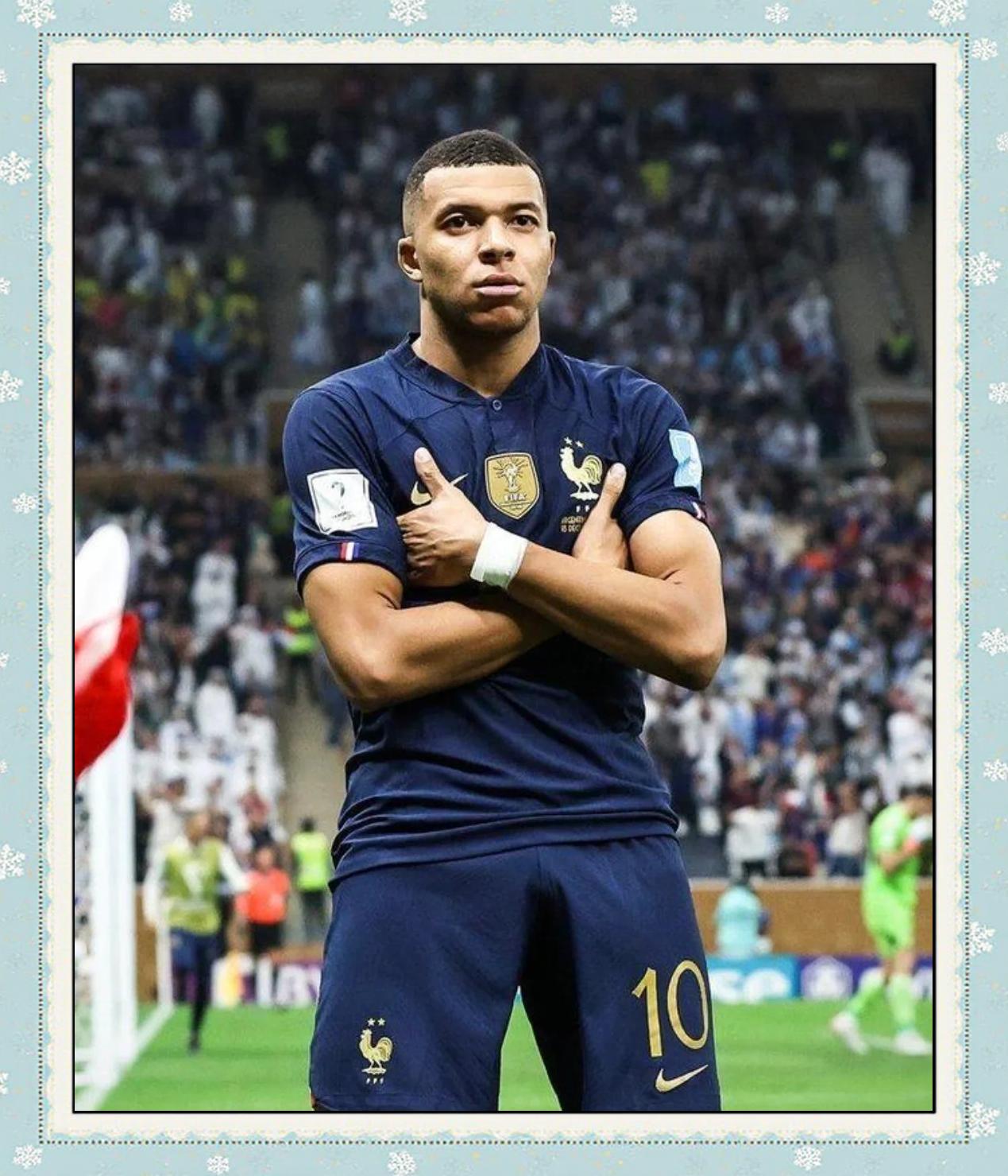 法国队表现惊艳，夺得冠军奖杯