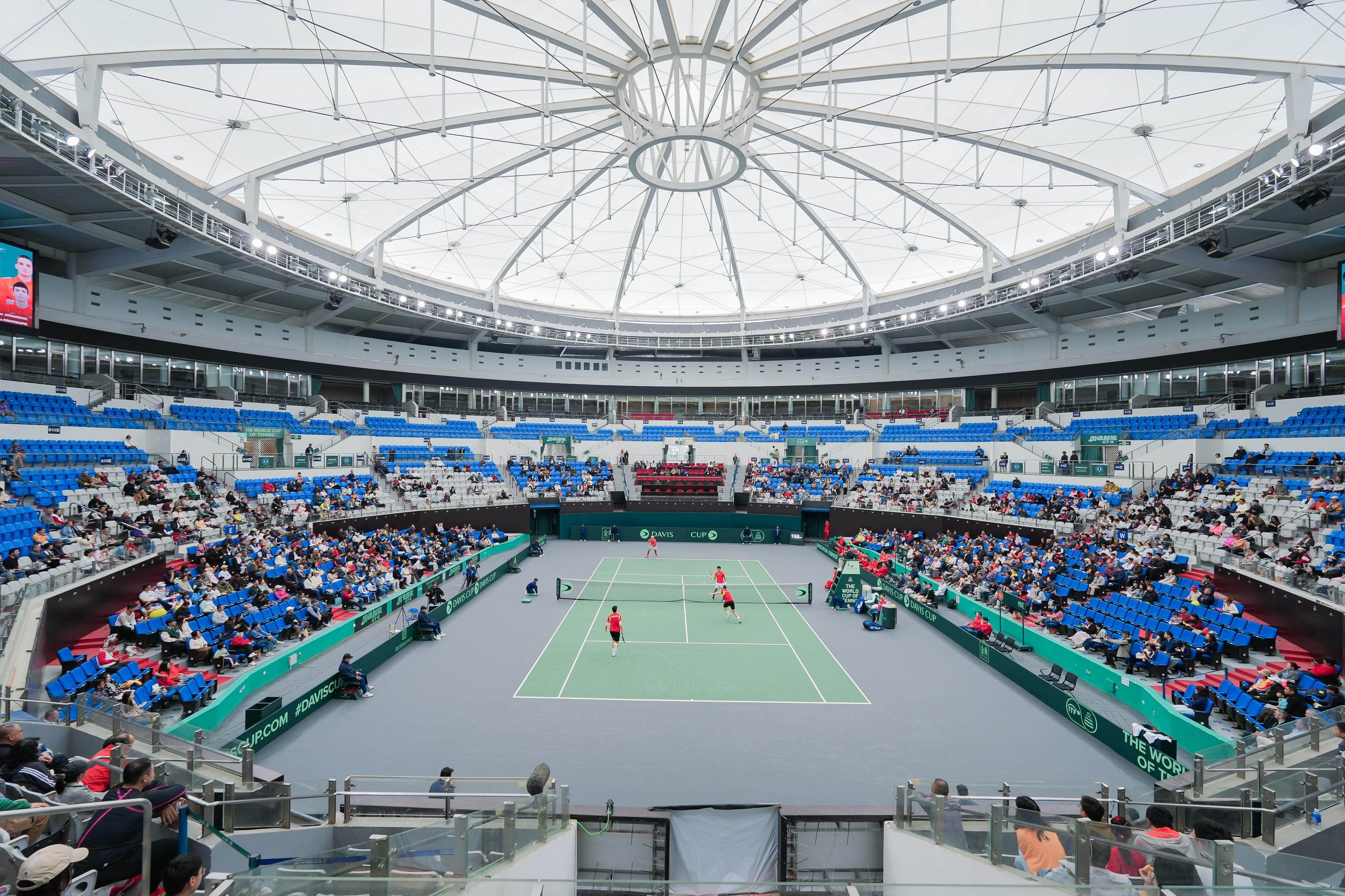 技术运用娴熟，球队在比赛中展现出高超水平