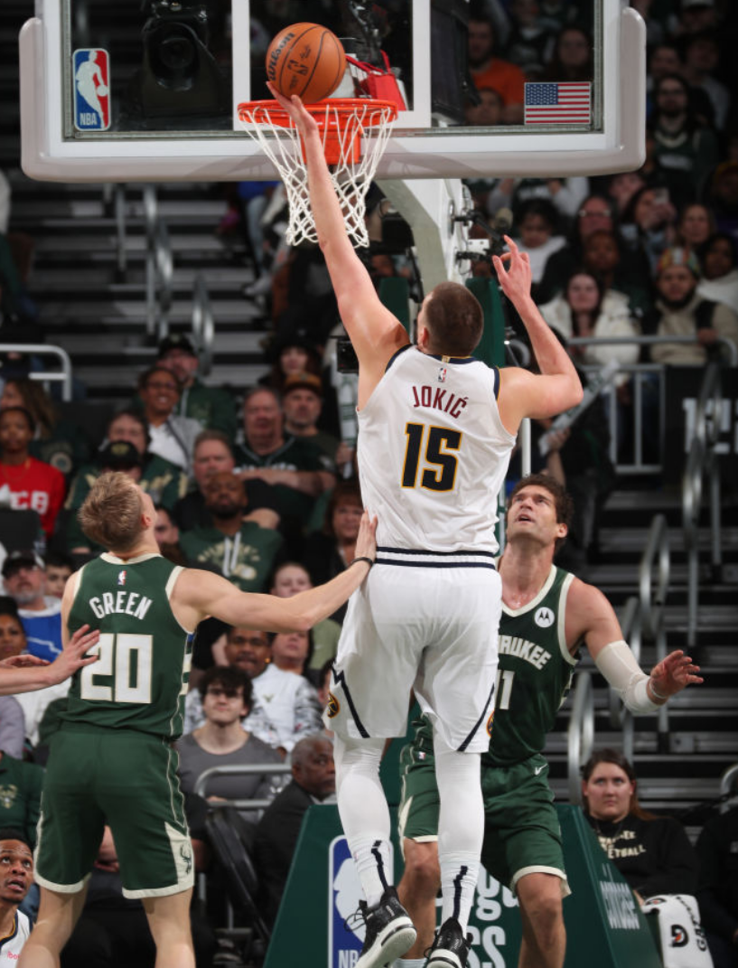 雄鹿客场擒下爵士，取得六连胜