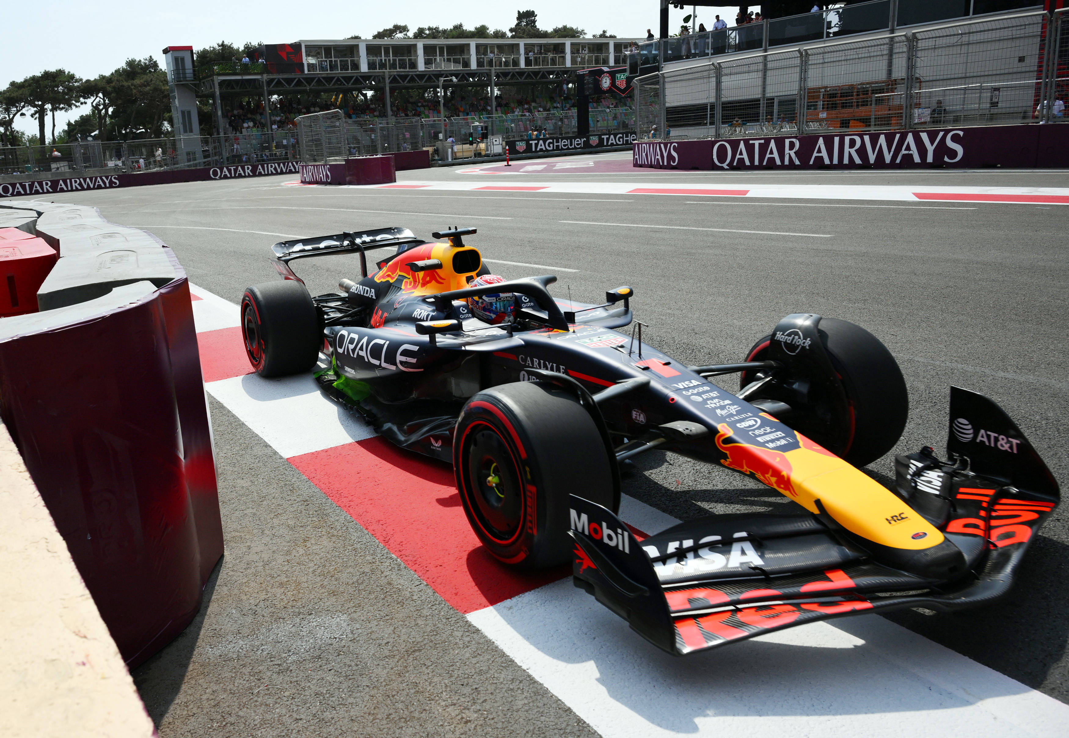 红牛二队力克索伯车队,勒克莱尔点燃赛场 红牛二队力克索伯车队,勒克莱尔点燃赛场