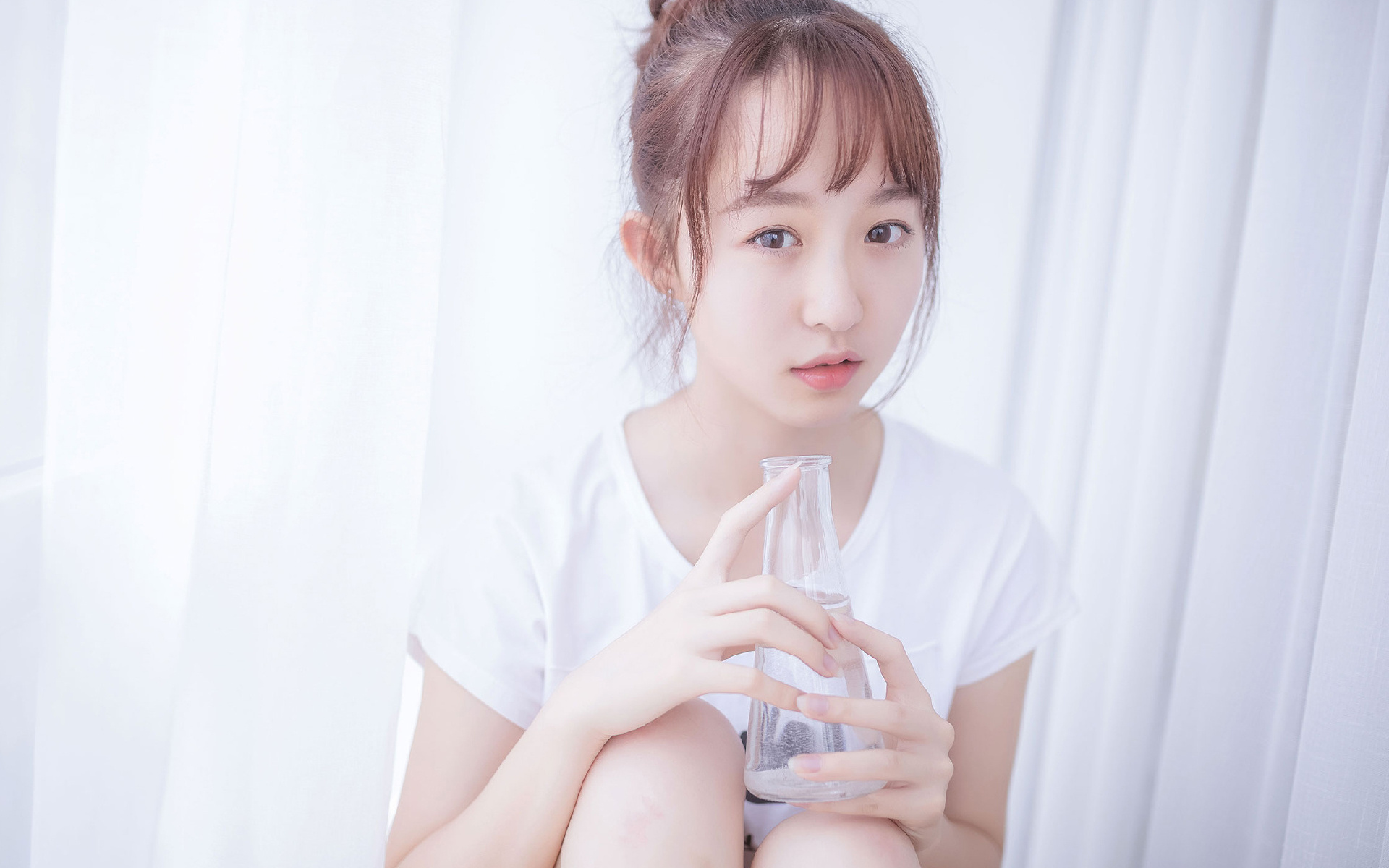 巴林赛道引擎轰鸣时，莫兰特正在撕裂黑夜